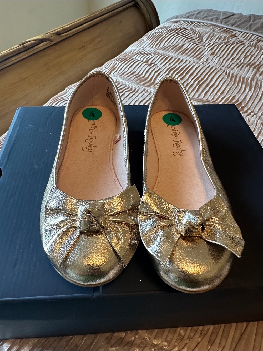 Cynthia Rowley Girls Metallic Gold Bow Flats